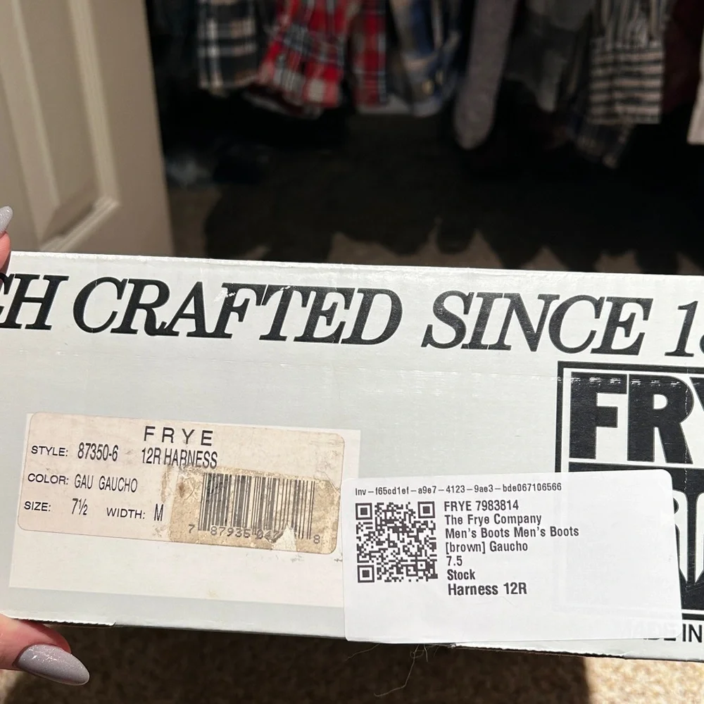 Traditionally a men’s style boot, but can be unisex. Very roomy in the toe! - Picture 8 of 8